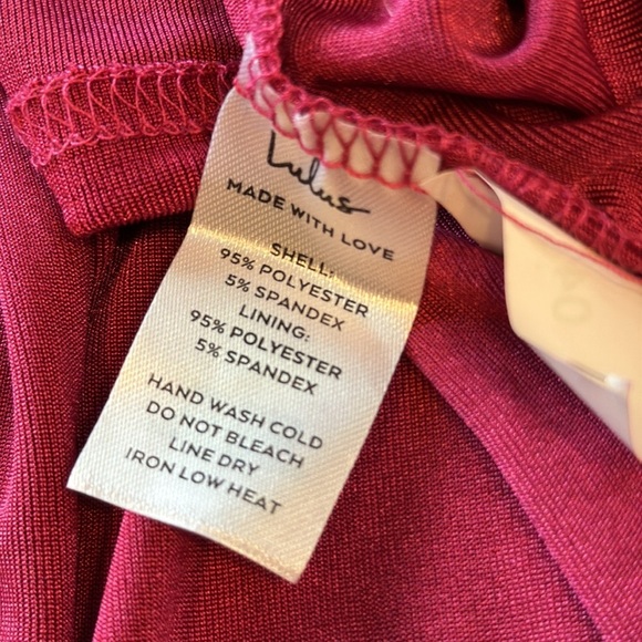 Elegant Red Sleeveless Dress - Picture 9 of 13